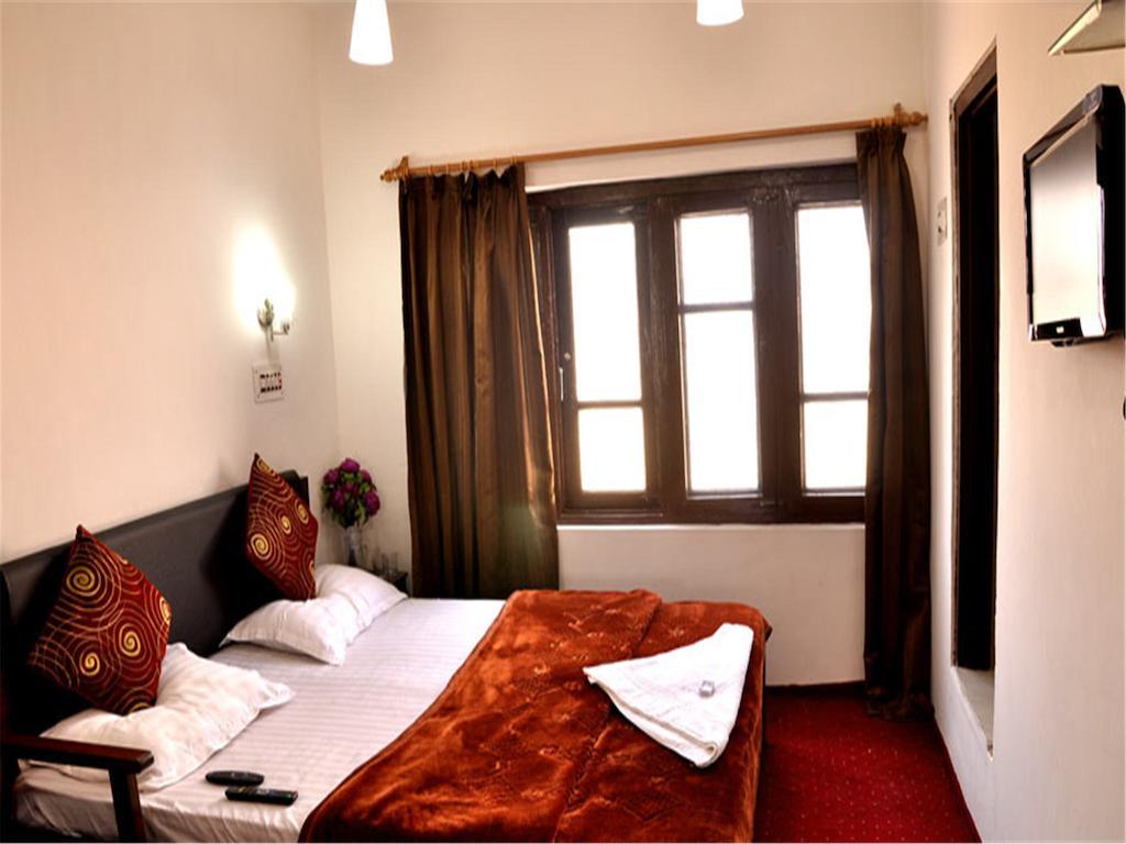 Pearl Palace Hotel Nairobi Room photo